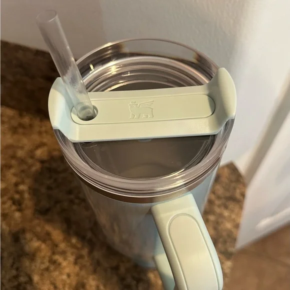 Stanley blueberry milk 40oz - Picture 4 of 14